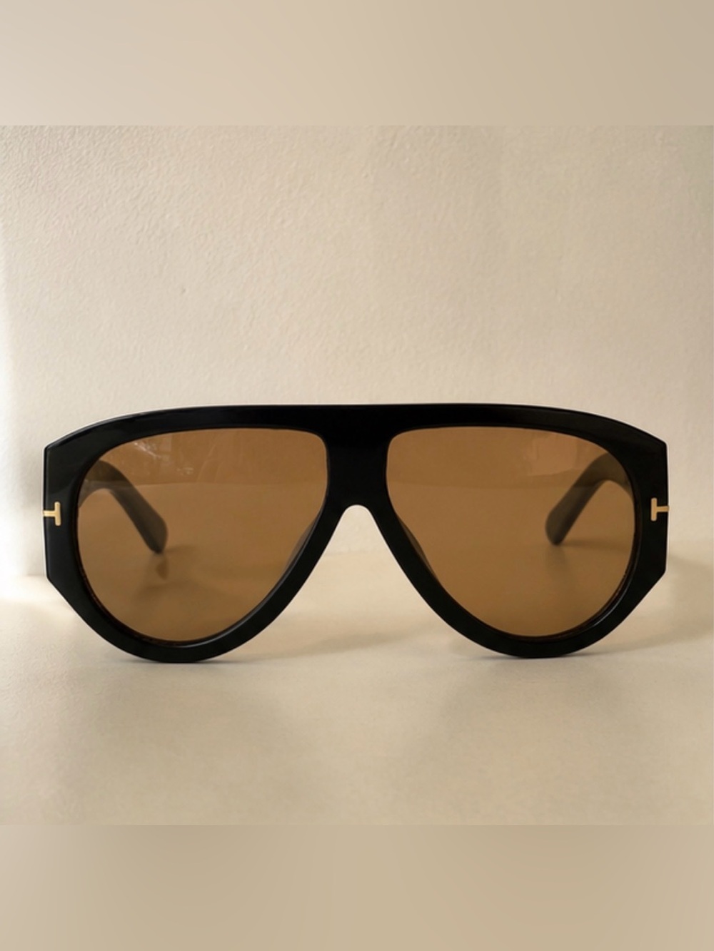 Oversized Black Frame Sunglasses Brown Tint Gold Detail Y2K - Picture 2 of 5